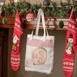 Bolso De Tela Fancy Cute Baby Photo | Rosa y blanco | Cita<br><div class="desc">Presentamos nuestra "Colección de momentos alegres", donde la felicidad se encuentra con la creatividad! Celebra la alegría y la maravilla de la vida con nuestros impresionantes productos Pink Background Baby Photo Quote. Ya sea que esté de compras o buscando el regalo perfecto, nuestra colección promete alegrar su día y calentar...</div>