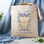 Bolso De Tela Feliz Hanukkah Festive Watercolor Menorah FOLIAGE<br><div class="desc">Añada un toque personal a su Hanukkah con esta elegante bolsa floral con acuarela Menorah adornada con elegante follaje de trigo en una sofisticada paleta de oro,  azul claro y azul marino con dos líneas de texto personalizado.</div>