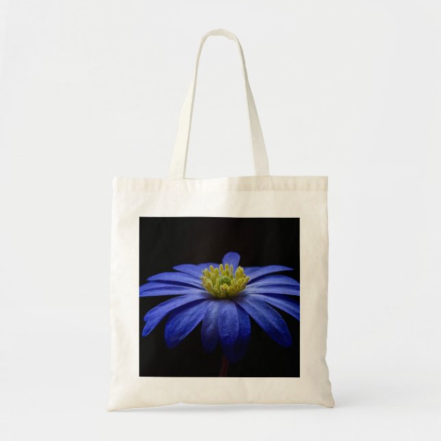 Bolso De Tela Flor de margarita azul Gerbera en un fondo negro (Frente)