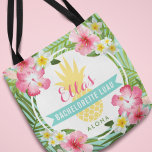 Bolso De Tela Flores de piña de la soltera tropical Luau<br><div class="desc">"Aloha" boda personalizada bachelorette luau fiesta sacos con una piña amarilla con un marco exuberante de hojas de palma verdes y flores de hibisco tropical. El texto personalizado elegante puede ser personalizado con el nombre de la novia y su elección de redacción. Los colores vivos son rosa, magenta, verde, amarillo,...</div>