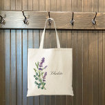 Bolso De Tela Flores de vegetación de eucalipto violeta de Laven<br><div class="desc">Fondo blanco,  decorado con flores de lavanda y vegetación eucaliptica. Personaliza y agrega tu nombre. Cartas negras.</div>