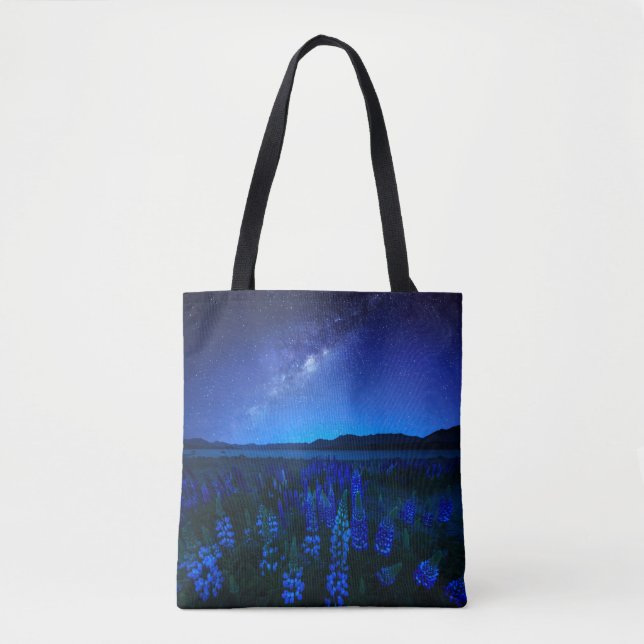 Bolso De Tela Flores | Lupines en flor en el lago nocturno Tekap (Anverso)