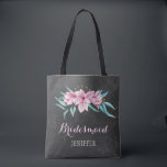 Bolso De Tela Flores rusas rosadas tiza boda dama de honor<br><div class="desc">Primavera rústica y elegante o verano boda elegante dama de honor / mochila de tote chica de flores en pizarra gris oscuro con hermosas magnolias color agua rosa con follaje de eucalipto verde menta. Personalízalo con el nombre de la dama de honor en la parte delantera y con los nombres...</div>