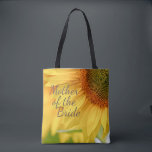 Bolso De Tela Foto de girasol amarillo Rústico País Madre Novia<br><div class="desc">Bolso de tote personalizado de la madre de la novia, todo impreso, con la foto de un bello y rústico personalizable de color amarillo girasol campestre que dice "Madre de la novia". En la parte trasera de este tote hay espacio para añadir los nombres de la pareja y su fecha...</div>