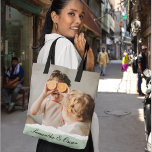 Bolso De Tela Foto familiar moderna y regalo personalizado de fá<br><div class="desc">Presentamos la foto familiar moderna y el regalo personalizado de la Casa de la Moneda! Este regalo único y reflexivo está diseñado para celebrar y apreciar los momentos especiales de su familia. Dé el regalo de recuerdos preciados y dulzura personalizada con el regalo de la Fábrica de la Moneda de...</div>