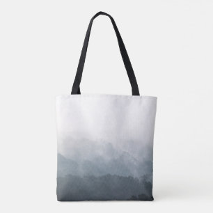 Bolso De Tela Fotografía de la naturaleza de los bosques de nieb