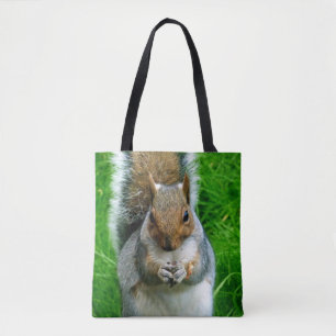 Bolso De Tela Fotografía de una ardilla linda en un jardín