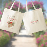 Bolso De Tela Fresco de la ducha de novia con nombre de mercado<br><div class="desc">Recién salida de la ducha nupcial con nombre de mercado. Las palabras Fresh off The están en un guión conjunto elegante. El resto del texto que puede personalizar fácilmente. Y personalizar con un nombre en la parte posterior. Celebre la futura novia con este encantador diseño de ducha de novias inspirado...</div>