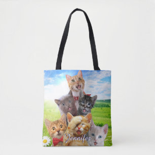 Bolso De Tela Gatitos divertidos en el campo verde.