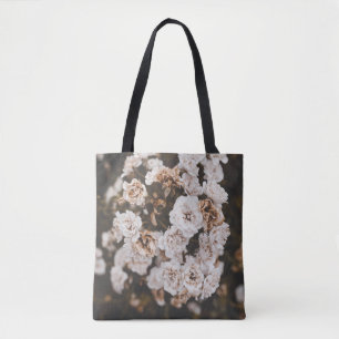 BOLSO DE TELA GENTE REUNIÉNDOSE CERCA DE LOS EDIFICIOS