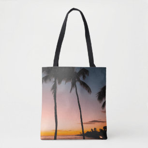 Bolso De Tela Gente sentada en la playa cerca del mar