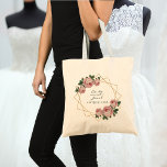 Bolso De Tela Geométrico Purpurina de Oro Elegante De Moda Flora<br><div class="desc">La pareja de bodas en la bolsa. El diseño presenta un elegante patrón de marco geométrico purpurina de oro falso. Roses rosas color agua y vegetación en dos esquinas. Personalice esta plantilla para agregar su información. Haga clic en el personalizar para realizar más cambios. Todo es personalizable. Necesita personalización o...</div>