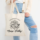Bolso De Tela Gigante Camp Bachelorette Tote Bag<br><div class="desc">Esta bolsa de tocador con la temática de la soltera del Camp es el regalo perfecto para damas de honor y novias en un viaje de soltera por la montaña o el lago. ¡personalizar con la ubicación,  la fecha y el nombre de la novia para que sea una especie!</div>