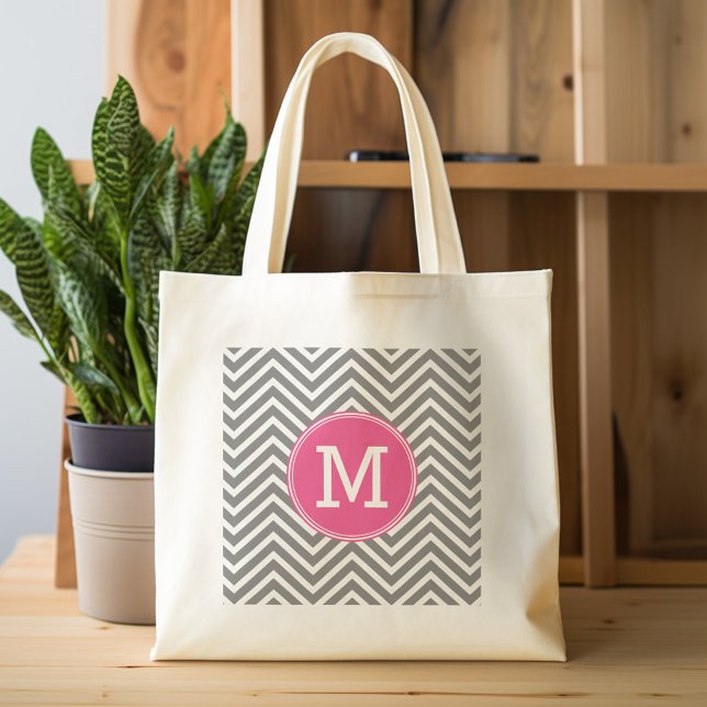 Bolso De Tela Gigante Chevrras grises y rosas con monograma triple Perso (Personalized tote bag with chevrons and monogram)
