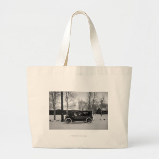 Bolso De Tela Gigante Coche con el árbol de navidad atado en la capilla