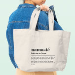 Bolso De Tela Gigante Definición de Namaste Yoga Meditación mínima moder<br><div class="desc">Definición de nombre Yoga Moderno Mínima Meditación Tea Coffee Mug presenta un diseño simple de una definición de texto de "namaste" en la tipografía de escritura moderna. Perfecto regalo para los amantes del yoga,  cumpleaños,  Navidades,  Día de la Madre y más. Diseñado por © Evco Studio www.zazzle.com/store/evcostudio</div>