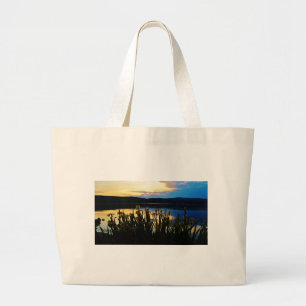 Bolso De Tela Gigante Iris amarillo en la orilla del lago Arrowhead