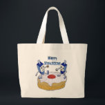 Bolso De Tela Gigante Judaica Happy Hanukkah Dancing Dreidels Doughnut<br><div class="desc">Está viendo la colección Lee Hiller Designs of Home and Office Decor, Apparel, Gifts and Collectibles. Los diseños incluyen la fotografía Lee Hiller y la colección de arte digital de medios mixtos. Puedes ver su fotografía de la naturaleza en http://HikeOurPlanet.com/ y seguir su blog de senderismo dentro del Parque Nacional...</div>