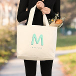 Bolso De Tela Gigante Monograma 3D del moderno juego de palabras diverti<br><div class="desc">Bolsa monogramada con tu nombre personalizado como una sombra inicial en color turquesa brillante y verde azulado. Moderno,  minimalista,  simple y divertido,  este diseño basado en la tipografía hace un regalo fresco y personalizado.</div>