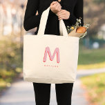 Bolso De Tela Gigante Monograma 3D del moderno juego de palabras diverti<br><div class="desc">Bolsa monogramada con tu nombre personalizado como una sombra inicial en rojo y rosa. Moderno,  minimalista,  simple y divertido,  este diseño basado en la tipografía hace un regalo fresco y personalizado.</div>