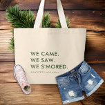 Bolso De Tela Gigante Regalo de Bachelorette Camping Funny Bridesmaids<br><div class="desc">Un moderno, elegante y moda regalo de fin de semana para las damas de honor con un tema de camping y un esquema de color verde del bosque. Una elección hermosa, terrenal y natural para un fin de semana de soltera glam de divertidos camping, senderismo o en cualquier parte al...</div>