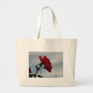 Bolso De Tela Gigante Roses rojos contra un brillante cielo azul