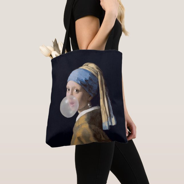 Bolso De Tela Girl with pearl earring blowing a bubble gum (Detalle)