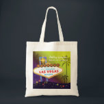 Bolso De Tela Glam Las Vegas Boda donativo de honor<br><div class="desc">Gran y glamuroso cartel de la franja de Las Vegas palmeras altas y estrellas coloridas fondo de tonos amarillos y morados ilustrado en las bolsas de regalo de doncella de honor del personalizado. Personaliza las carteras de arte únicas y únicas para que tu criada de honor y/o damas de honor...</div>