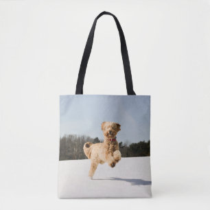 Bolso De Tela Goldendoodle corriendo por campo