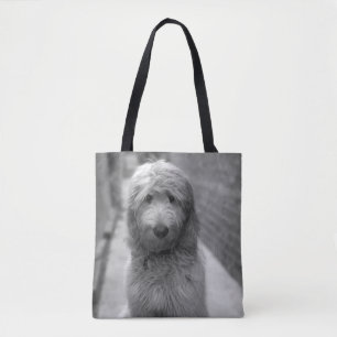 Bolso De Tela Goldendoodle Puppy En El Patio Trasero