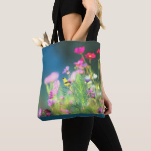 Bolso De Tela Goldfinch bonito en un Cosmos Garden