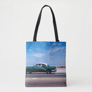 Bolso De Tela Golpe verde en camino asfalto gris