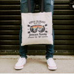 Bolso De Tela Grupo de viaje de esquí de amigos de familia perso<br><div class="desc">Crea recuerdos duraderos con nuestra camiseta de viaje personalizado personalizado para familias, amigos o grupos. ¡Es perfecto para celebrar tu aventura de nieve! Personalízalo con el nombre de tu familia o los detalles de tu viaje en grupo para que sea único tuyo. Ideal para los amantes del esquí y como...</div>