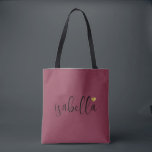 Bolso De Tela Guion de dama de honor personalizado Burgundy<br><div class="desc">Una elegante bolsa moderna de color burdeos con nombre en escritura negra y corazón dorado que es perfecta para la propuesta de dama de honor. Tus damas de honor pueden llenar su tote con lo esencial para los viajes de la fiesta de despedida, o con lo esencial para llevar la...</div>