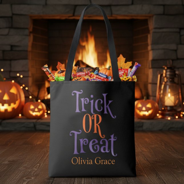 Bolso De Tela Halloween: Personalizado malva y Naranja de trucos (Trick or Treat Purple & Orange Custom Halloween Tote Bag - add your favorite trick-or-treater's name)