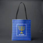 Bolso De Tela HANUKKAH | Menorah | Star David| Azul personalizad<br><div class="desc">Elegante fiesta por todo el azul de la impresión TOTE BAG con la falsa Estrella de David en plata en sutil patrón de fondo. El texto del marcador de posición es personalizable para que puedas cambiar HAPPY HANUKKAH a un saludo de tu propia elección (texto de longitud similar), tu nombre...</div>