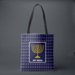 Bolso De Tela HANUKKAH Menorah Star David Naval Personalizada Az<br><div class="desc">Elegante fiesta por todas partes de la impresión azul marino TOTE BAG con la falsa estrella de plata de David en sutil patrón de fondo. El texto del marcador de posición es personalizable para que puedas cambiar HAPPY HANUKKAH a un saludo de tu propia elección (texto de longitud similar), tu...</div>