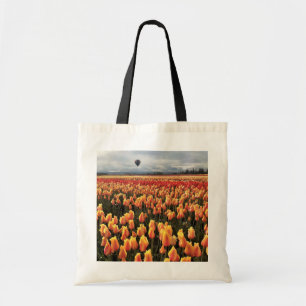Bolso De Tela Hermoso Tulip Field con globo de aire caliente, Or