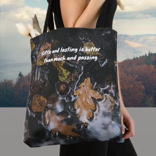 Bolso De Tela Hojas y bellotas de otoño en aguas misteriosas