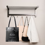 Bolso De Tela Iniciativas de monograma de polvo del purpurina de<br><div class="desc">Un elegante fondo negro. Decorada con tonterías de purpurina plateado,  con pinturas que gotean. Personalice y agregue su nombre,  iniciales de monograma y nombre completo. El nombre se escribe con un guión de estilo con letras a mano.</div>