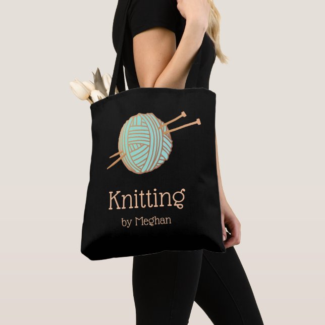 Bolso De Tela Knitters Knitters Knits Logo Yarn Ball Cuadrado Ne (Detalle)