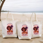 Bolso De Tela La fiesta de la Bachelorette, retro, de la tripula<br><div class="desc">Haga su fiesta de soltera inolvidable con nuestro moderno diseño de bolsos de tote retro. Perfecto para cada uno de sus huéspedes, esta exclusiva camiseta combina una estética retro lúdica con un estilo contemporáneo, asegurando que todos luzcan fabulosos mientras celebran. Con una hermosa mujer retro dibujada a mano que usa...</div>