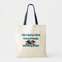 La vida es mejor con amigos peludos y caricias en