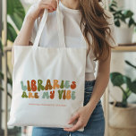 Bolso De Tela Las Bibliotecas Retro Groovy son mi opinión, bibli<br><div class="desc">Groovy,  tote retro 'Las bibliotecas son mi vibe' al estilo de los años 70 para bibliotecarios o cualquiera que ame la biblioteca.</div>