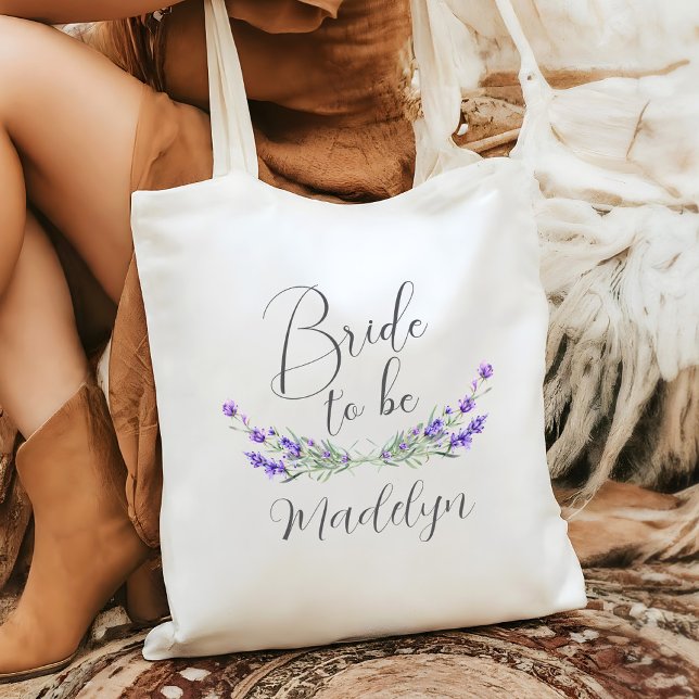 Bolso De Tela Lavender Laurel Bride ser Boda (Bride to be Wedding Tote with Lavender Laurels and Script Font)