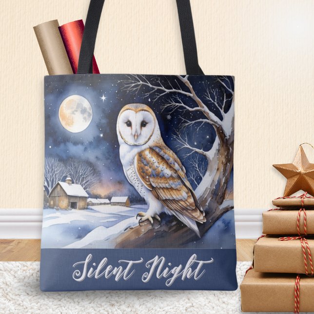 Bolso De Tela Lechuza Barn de la escena de nieve de invierno (A stylish tote bag with picture of a barn owl in a winter snow scene and words 'Silent Night')