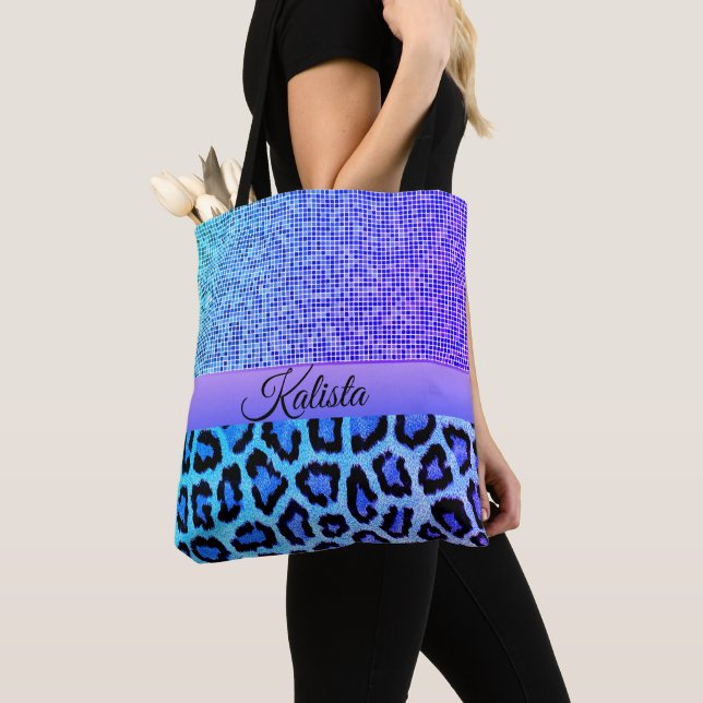 Bolso De Tela Leopardo morado y azul y personalizado con píxeles (Detalle)