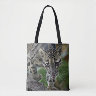 Bolso De Tela Leopardo nublado en el movimiento
