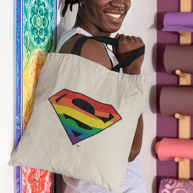 Bolso De Tela Logo de Superman Rainbow (Person carrying tote bag)