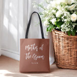 Bolso De Tela Madre del Groom Terracotta Marrón Blanco<br><div class="desc">La madre del Boda del Groom Tote Bag en Naranja quemado,  marrón y blanco/ terracota. Bien por Bodas de regalos de damas de honor,  fiesta de novias,  fiesta de soltero,  cena de ensayo. Vea más productos con este diseño en la colección de abajo.</div>